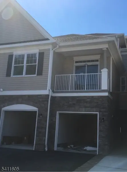 36 Elston Ct, Wanaque Boro, NJ 07420