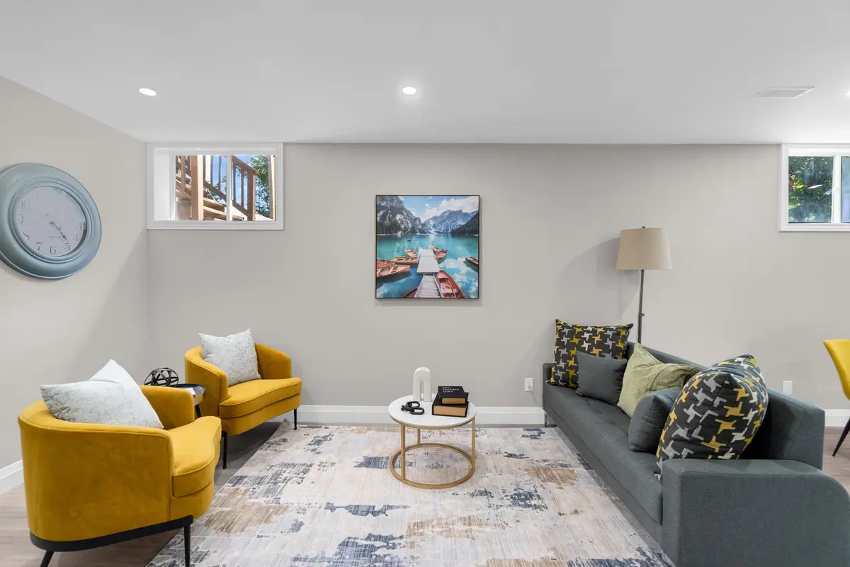 21 Little Lake DR #1, Barrie, ON L4M 7B9