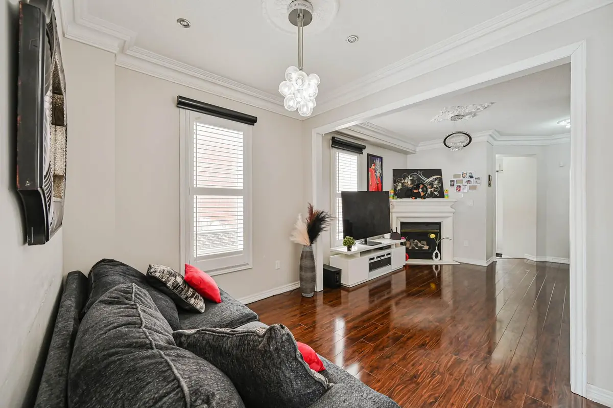 44 Deepcoral CT, Brampton, ON L6V 4P7