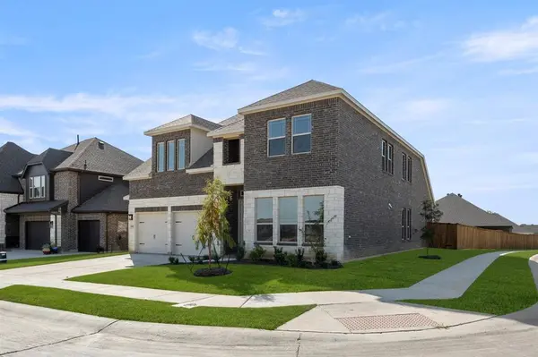 1041 Moss Grove Trail, Justin, TX 76247