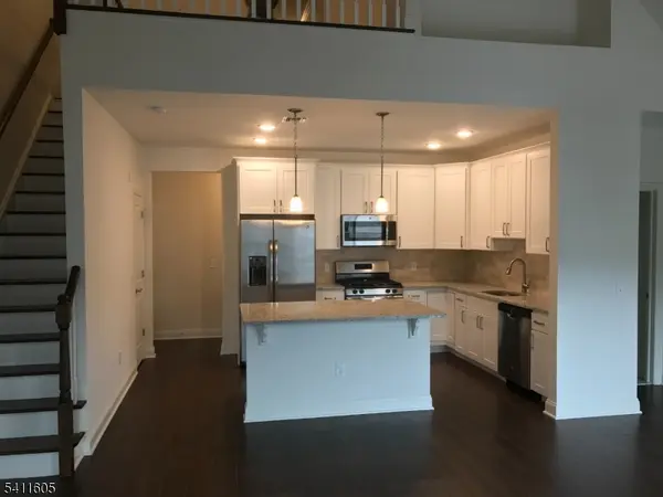 36 Elston Ct, Wanaque Boro, NJ 07420