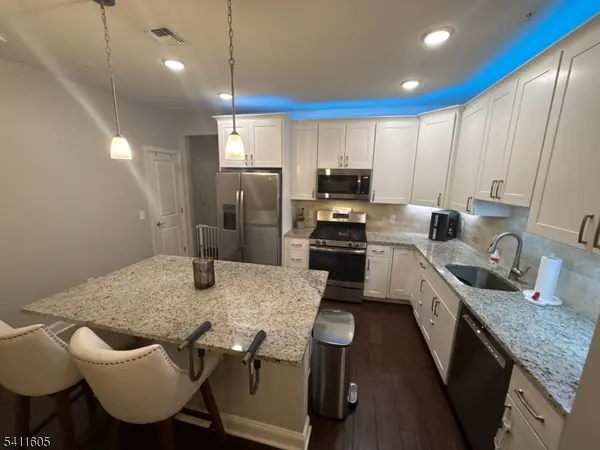 36 Elston Ct, Wanaque Boro, NJ 07420