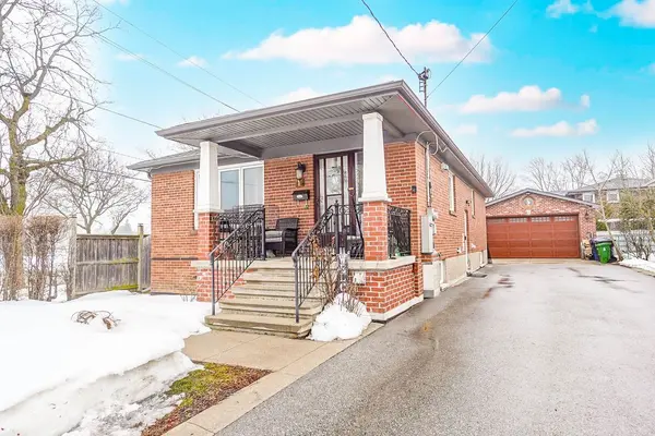 1 Norcross RD #Lower, Toronto C06, ON M3H 2R3