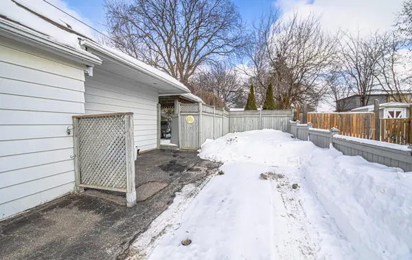 449 Cromwell AVE, Oshawa, ON L1J 4V3