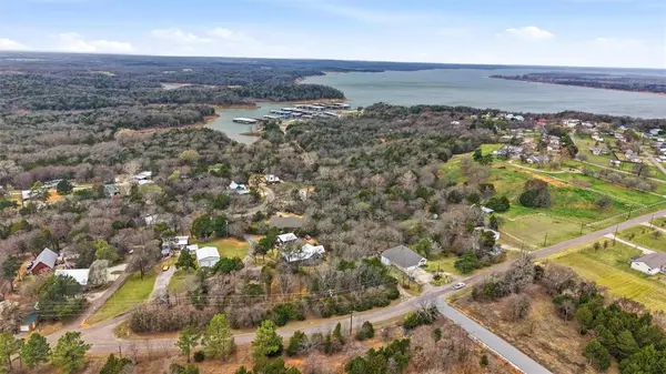 41 Cedar Bayou Boulevard, Gordonville, TX 76245