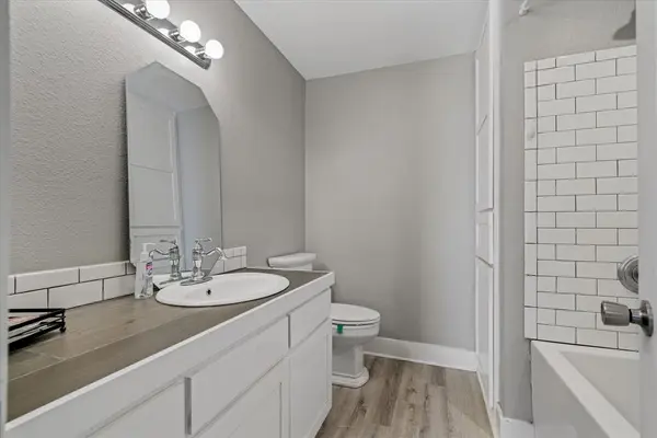 199 Briarwood Court, Van, TX 75790