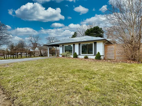 1360 Glen Rutley CIR, Mississauga, ON L4X 1Z6