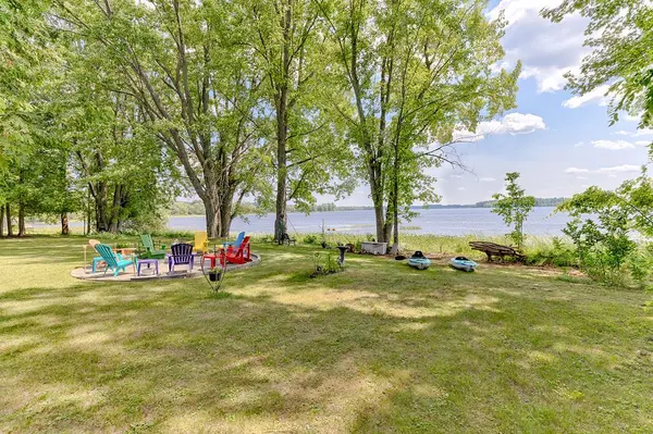 45 Columbine LN, North Algona Wilberforce, ON K0J 1T0