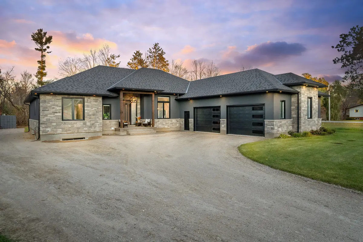 7 Reynolds RD, Tiny, ON L0L 2T0