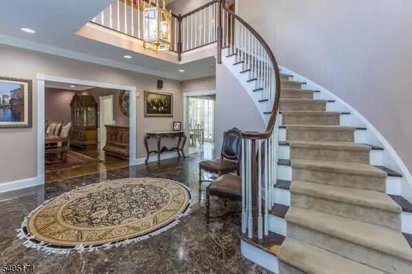 7 Beacon Hill Dr, Chester Twp., NJ 07930