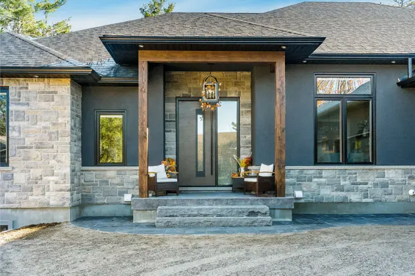 7 Reynolds RD, Tiny, ON L0L 2T0