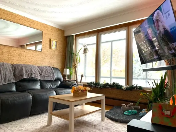 860 Francis RD, Burlington, ON L7T 3Y2