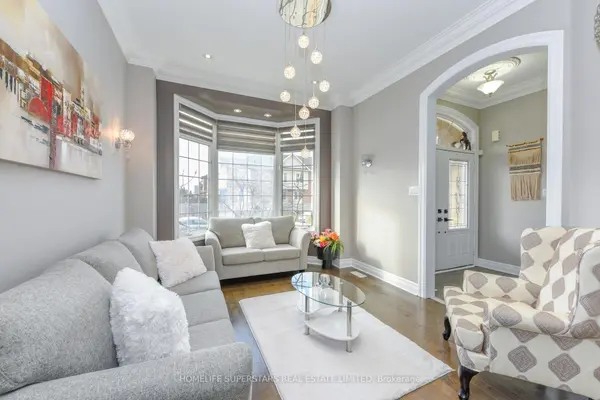 8 Bainsville CIR, Brampton, ON L6P 3A5