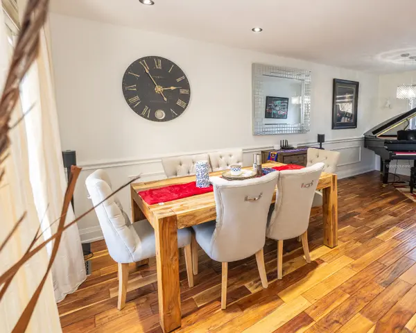 60 Belvedere DR, Oakville, ON L6L 4B6