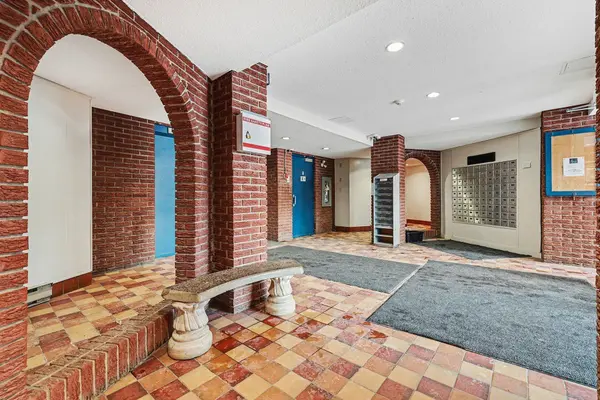 2044 Arrowsmith DR #305B, Beacon Hill North - South And Area, ON K1J 7V8