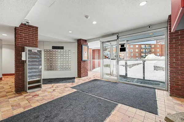 2044 Arrowsmith DR #305B, Beacon Hill North - South And Area, ON K1J 7V8