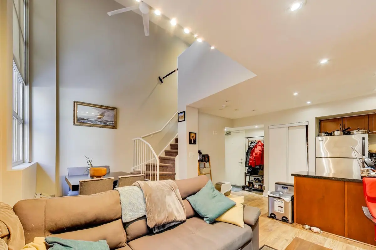 21 Earl ST #115, Toronto C08, ON M4Y 1M4