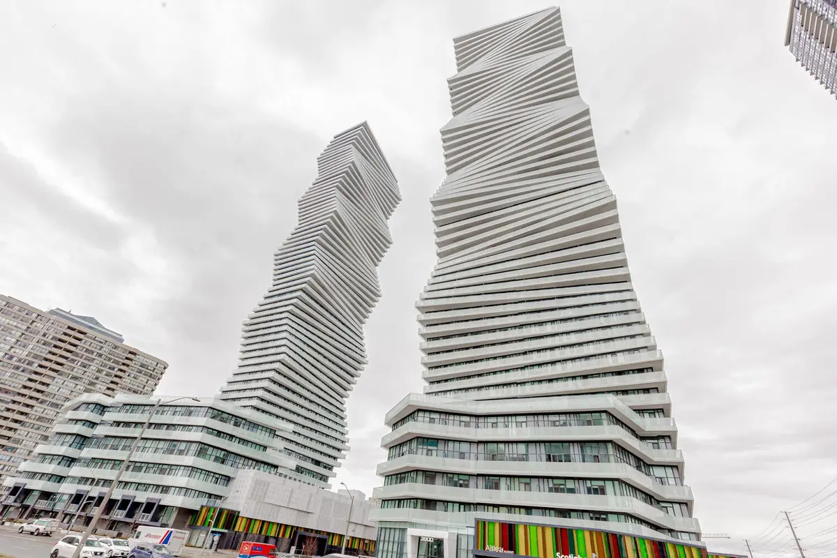 3900 Confederation Pkwy #4003, Mississauga, ON L5B 0M3