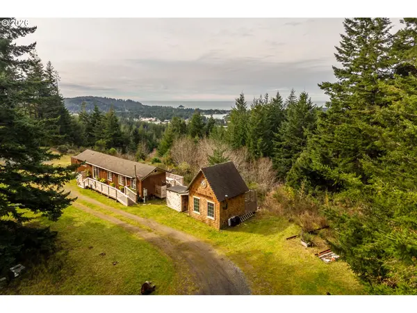 42365 HENSLEY HILL RD, Port Orford, OR 97465