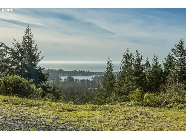 42365 HENSLEY HILL RD, Port Orford, OR 97465