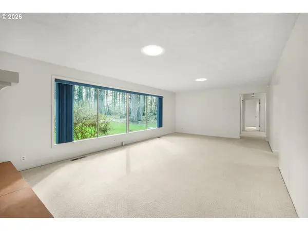 375 FIR KNOLL LN, Salem, OR 97317