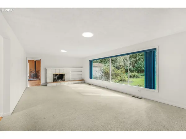 375 FIR KNOLL LN, Salem, OR 97317