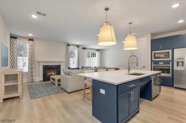 165 Jasmine Dr #613, Warren Twp., NJ 07059