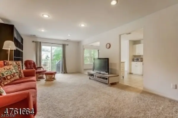 6 Jennifer Dr #6, East Hanover Twp., NJ 07936