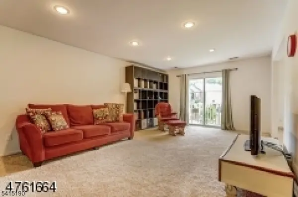 6 Jennifer Dr #6, East Hanover Twp., NJ 07936