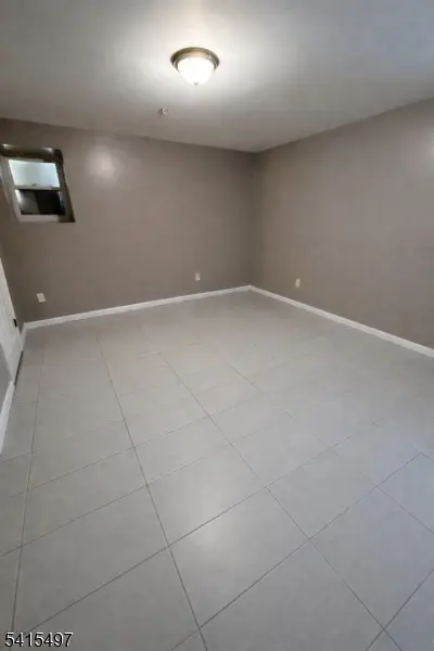 31 Cambridge St, East Orange City, NJ 07018