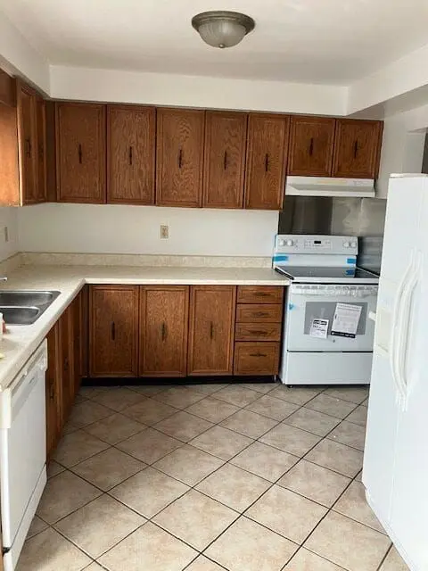 42 Coe DR, Ajax, ON L1T 0A3