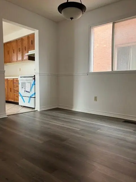 42 Coe DR, Ajax, ON L1T 0A3