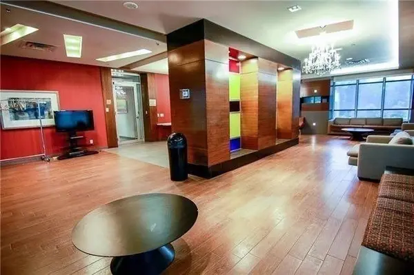 70 town centre Circuit #2107, Toronto E09, ON M1P 0B2