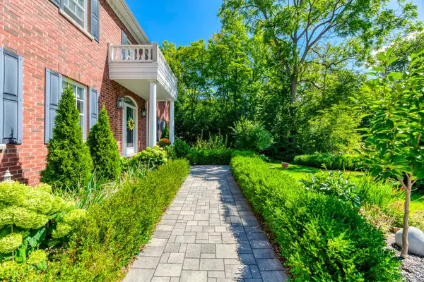 215 Dock RD, Barrie, ON L4N 7S9