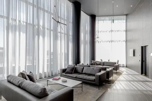 3900 Confederation Pkwy #4003, Mississauga, ON L5B 0M3