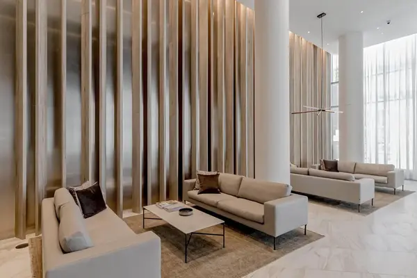 3900 Confederation Pkwy #4003, Mississauga, ON L5B 0M3