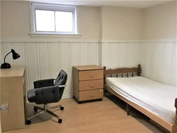 156 Bond ST S, Hamilton, ON L8S 1T2