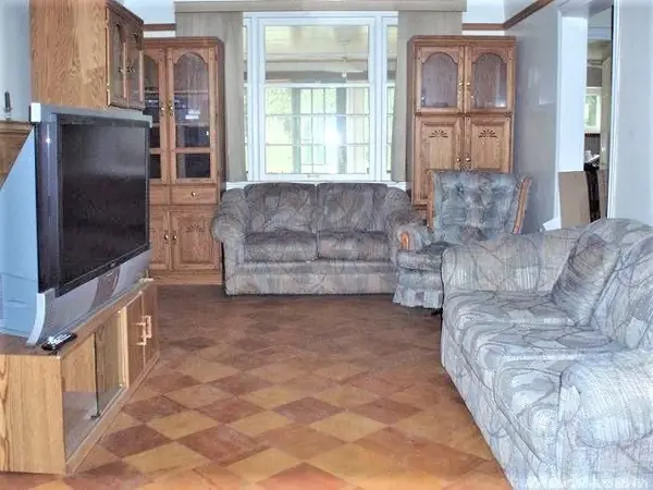 156 Bond ST S, Hamilton, ON L8S 1T2