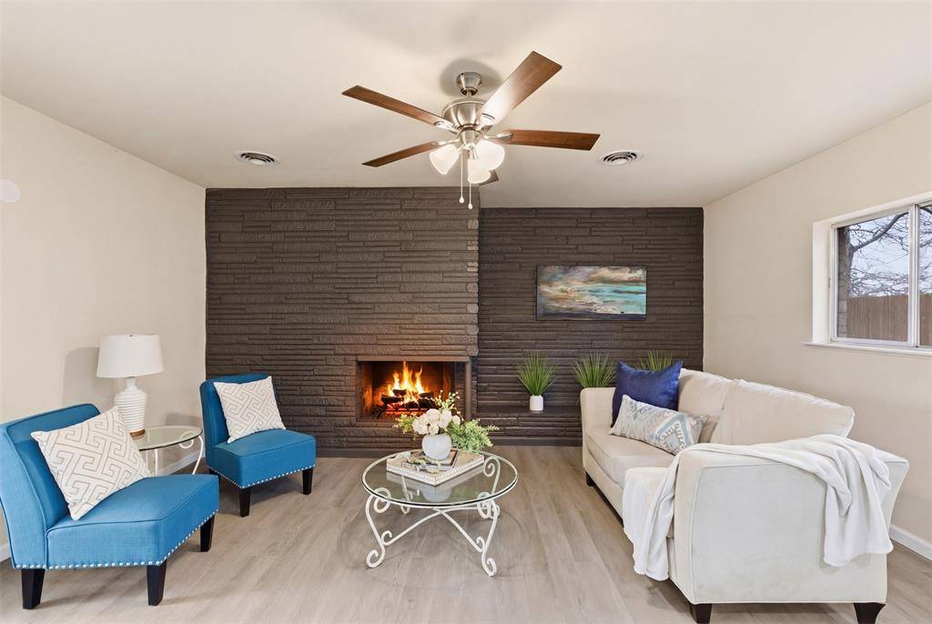 829 Joanna Drive, Hurst, TX 76053