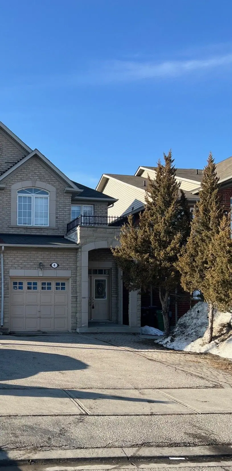 4 Pennyroyal CRES, Brampton, ON L6S 6J8