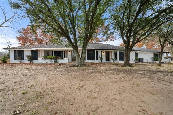 9926 NW County Road 1390, Blooming Grove, TX 76626