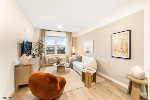 431 Dr Mlk Jr Blvd #306, East Orange City, NJ 07018