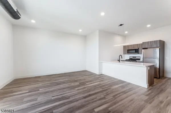 55 Washington St #9D, East Orange City, NJ 07017