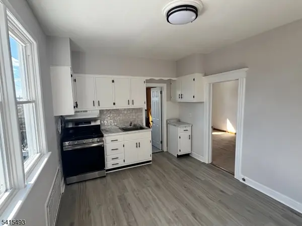 103 Shaw St, Garfield City, NJ 07026