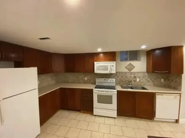 532 A Lightfoot PL, Pickering, ON L1V 5Z7