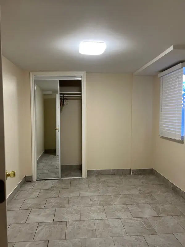 4 Pennyroyal CRES, Brampton, ON L6S 6J8