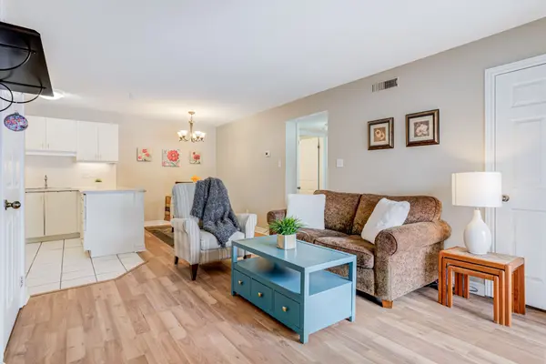 4140 Foxwood DR #801, Burlington, ON L7M 4R4