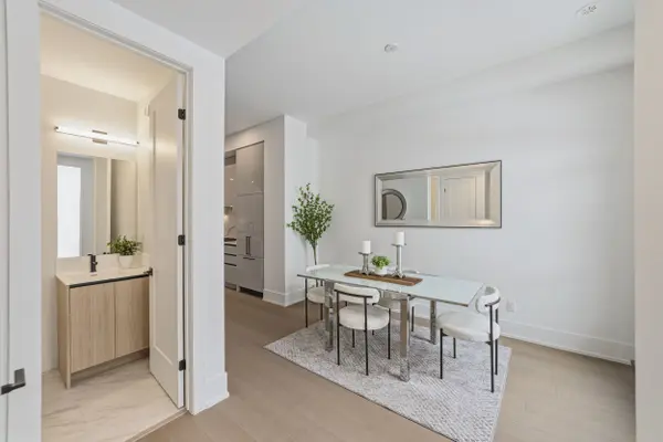 10 Lou Parsons WAY #2, Mississauga, ON L5H 0B2