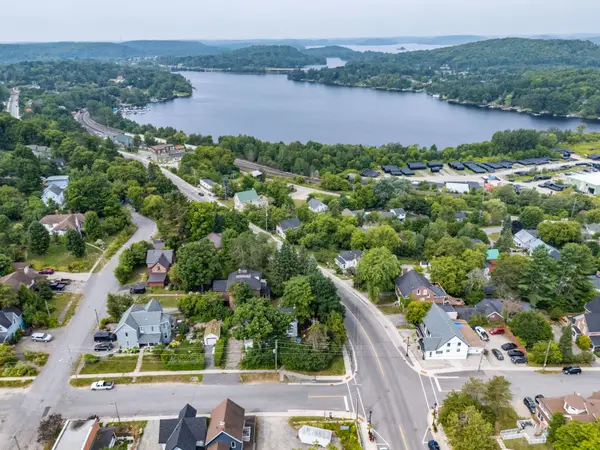 7 Main ST W, Huntsville, ON P1H 2C5