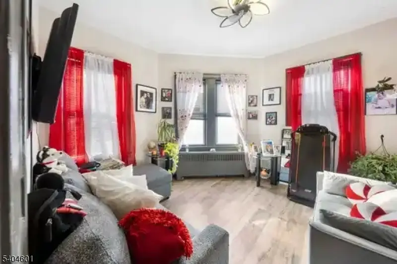 425-427 3rd ave, Elizabeth City, NJ 07206